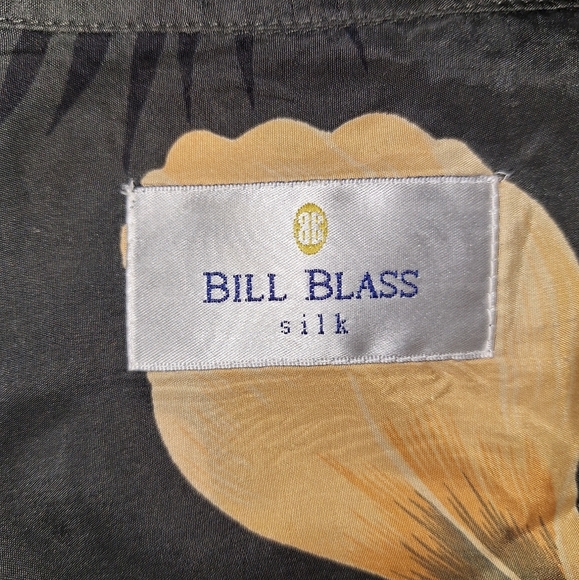 Bill Blass 100% Silk short sleeve button-down tropical shirt in a large. EUC - Picture 4 of 5